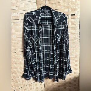 Sz 2X Torrid Black and White Checkered lightweight Shacket Top
